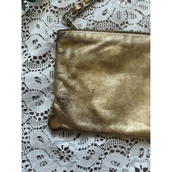 Bebe Gold Metallic Leather Baguette Bag Chain Strap Logo Charm Vintage Style - Picture 5 of 6